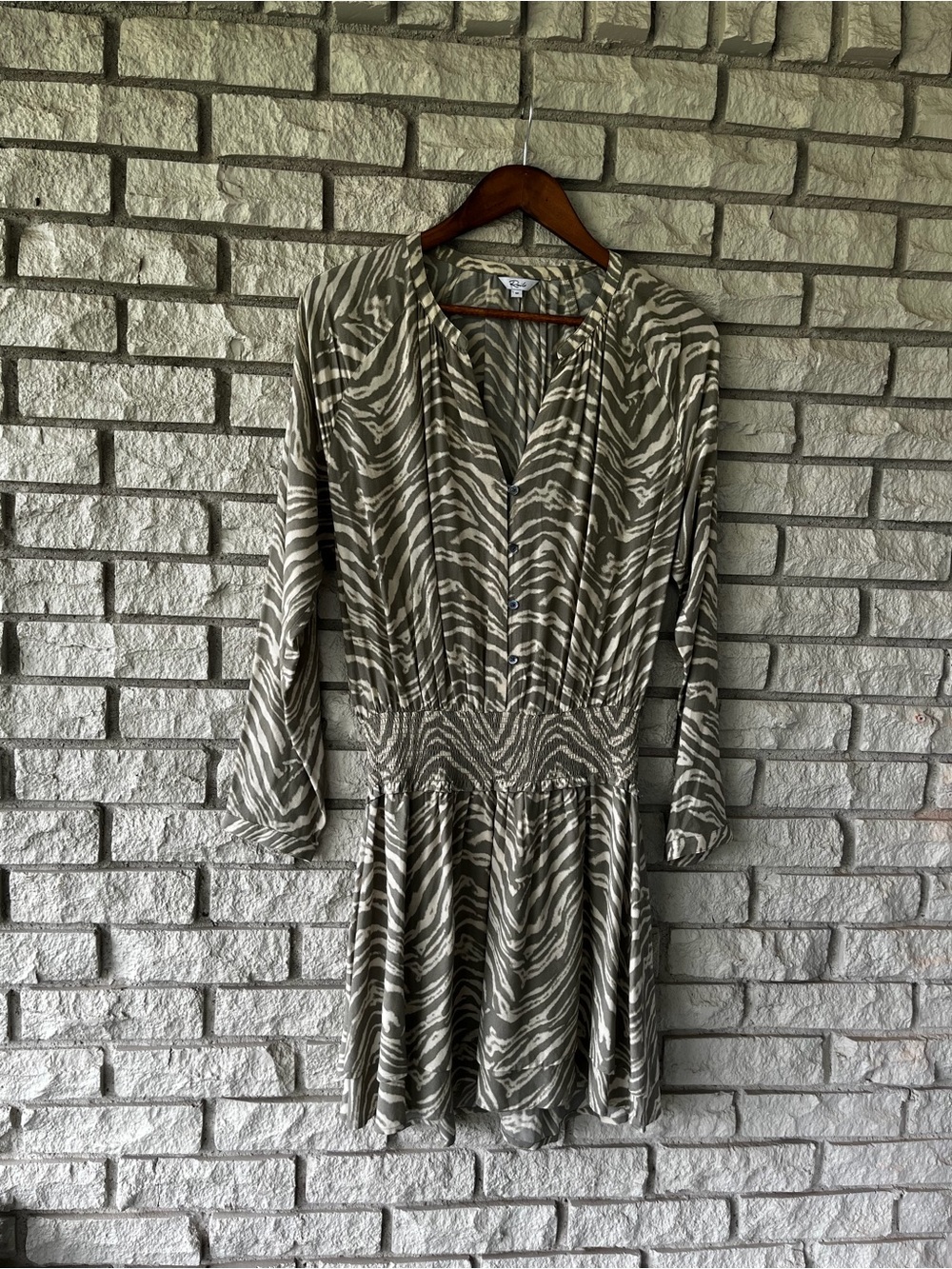 Jasmine Style Safari Wild Cat Animal Print 
V-Neck Shirt Dress Size Medium